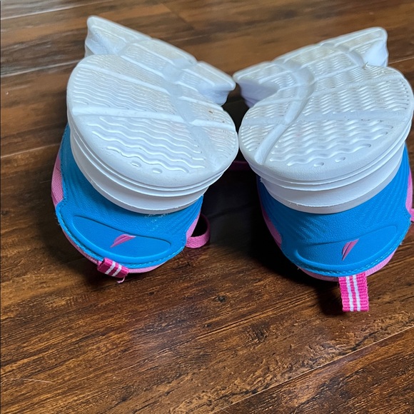 Nautica Kids Bright Pink with Blue Trim Athletic Sneakers Size 4 - Picture 10 of 11